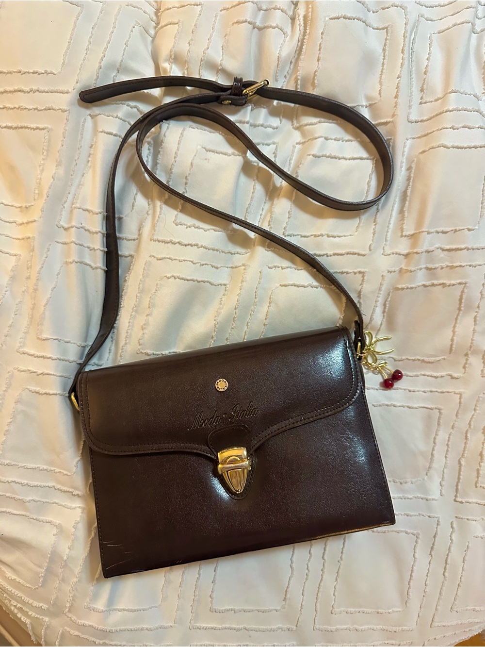 Classic Italian Leather Crossbody Bag in Dark Brown -